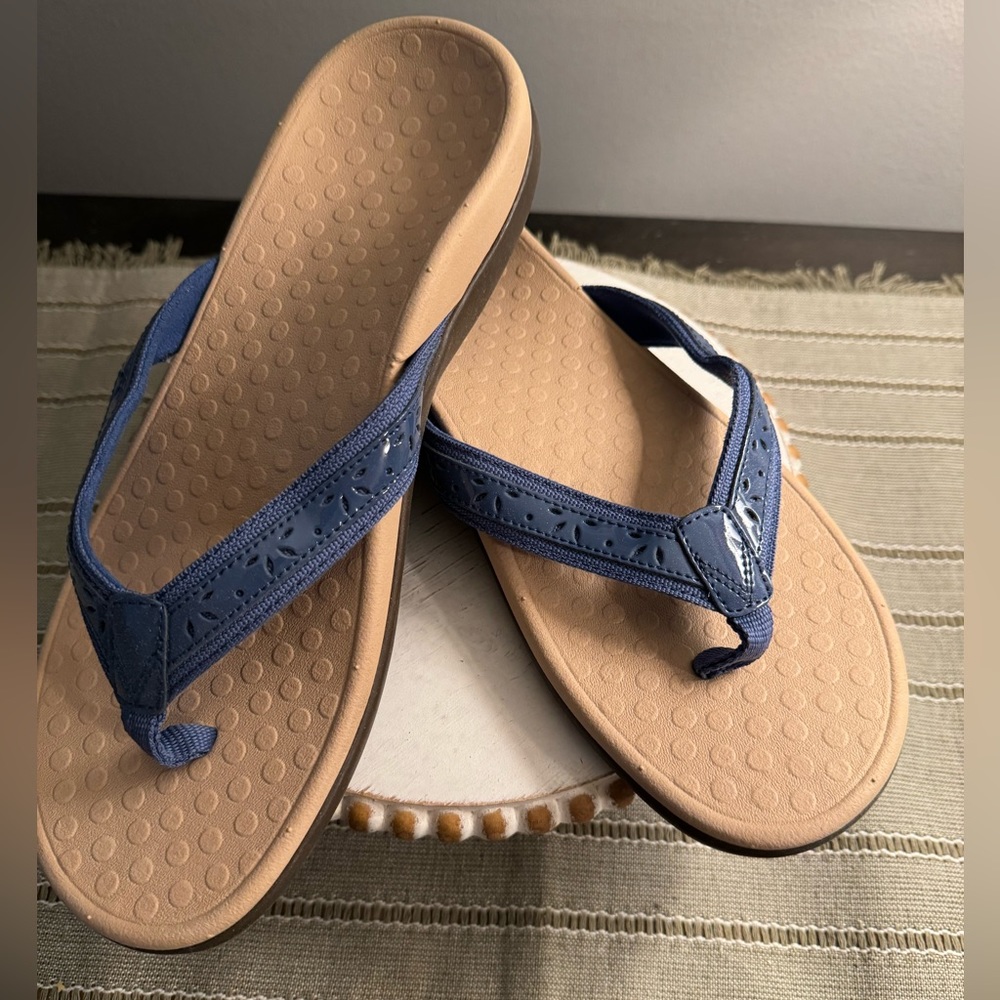 Vionic Casandra orthotic flip-flop